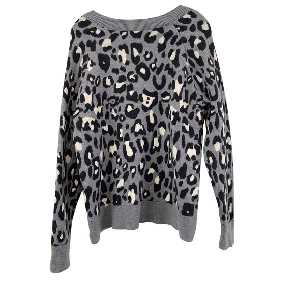 Stella & Dot Side Button Sweater Size L Leopard Merino Wool Gray Closet Staple - Picture 9 of 9
